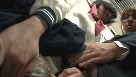 【合法ロリGIF】痴漢にイカされた女子高生が満員電車の中で逆レイプしてるんだがｗｗｗｗｗ その8