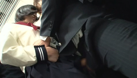 【合法ロリGIF】痴漢にイカされた女子高生が満員電車の中で逆レイプしてるんだがｗｗｗｗｗ その12