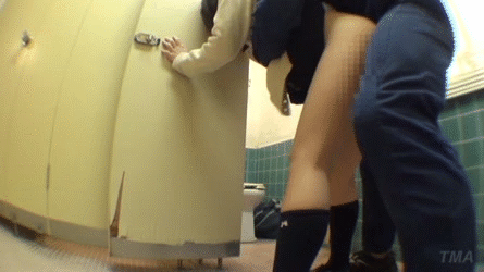 【トイレこじ開けレイプ】おしっこ撒き散らしながら犯される女子高生の姿にトラウマ不可避ｗｗｗｗｗ その14