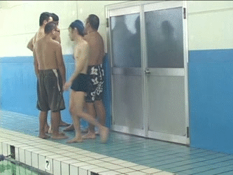 【ぶっかけGIF】スイミング教室で池沼に絡まれたスク水少女の末路が悲惨過ぎるｗｗｗｗ その10