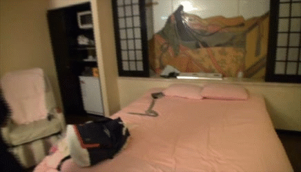 【エロGIF】日焼け跡くっくり!中学生くらいの女の子がおじさんに膣内射精される映像が完全に援交www その2