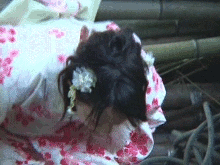 【エロGIF】野ションを目撃された浴衣少女の悲惨な末路…夏祭りの日はレイプ事件多発注意ｗｗｗ