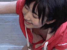 ノーブラの胸元からピンクの乳首がチラチラ！女児の小さなお○ぱいに興奮する中出しGIF画像